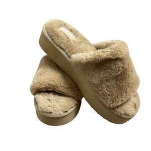 Muk Luks Kristey Fluffy Slides/Slippers in Irish Cream 🆕